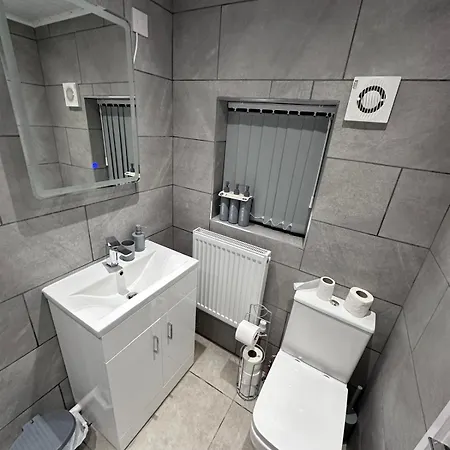 Modern Cozy One Bedroom Apartment Manchester Buitenkant foto