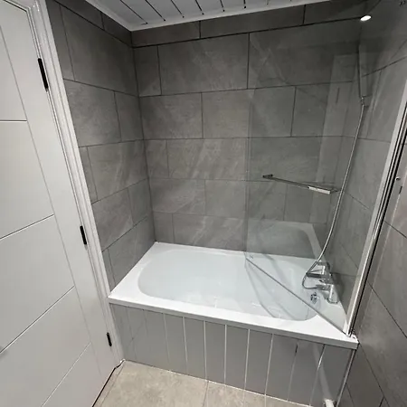 Modern Cozy One Bedroom Apartment Manchester Buitenkant foto