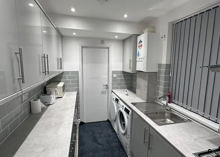 Modern Cozy One Bedroom Apartment