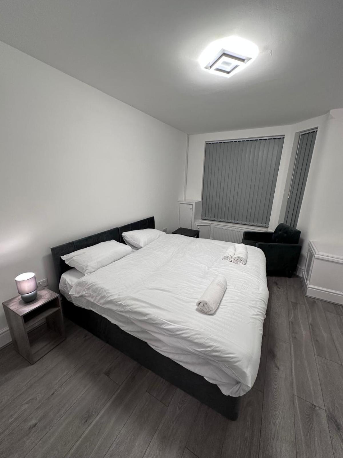 Modern Cozy One Bedroom Manchester